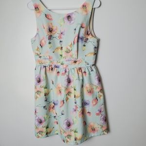 En Creme Floral Dress